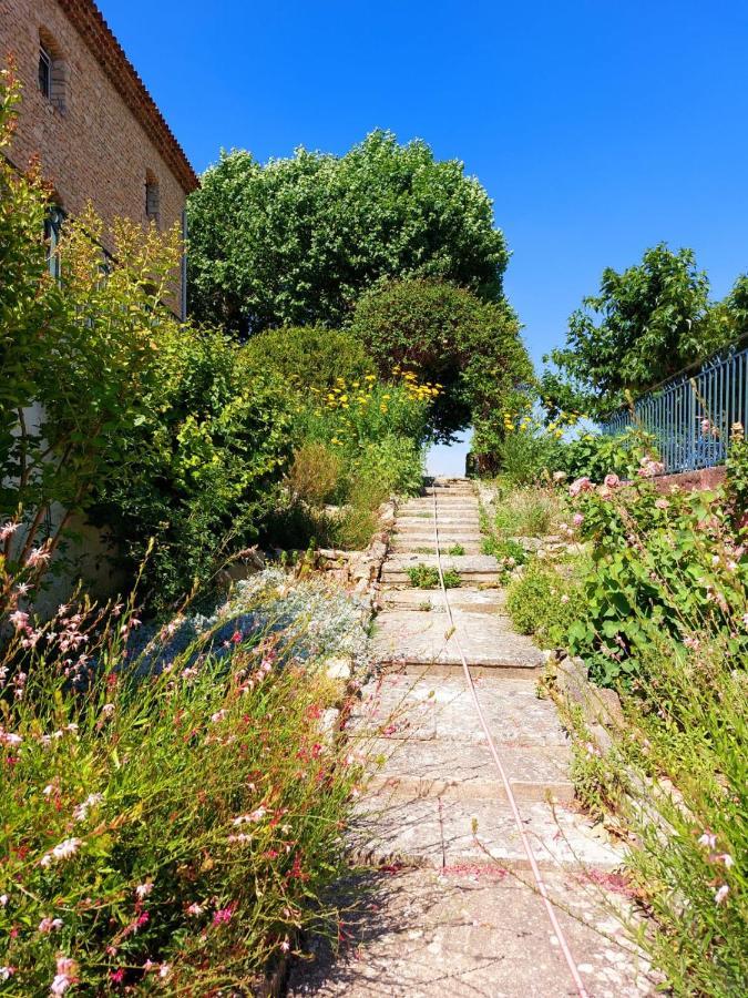 Logement D'Exception Pres Du Colorado Provencal Dans Une Residence Au Calme Avec Piscine Offrant Une Vue Imprenable Sur Le Luberon Depuis Sa Terrasse Viens المظهر الخارجي الصورة