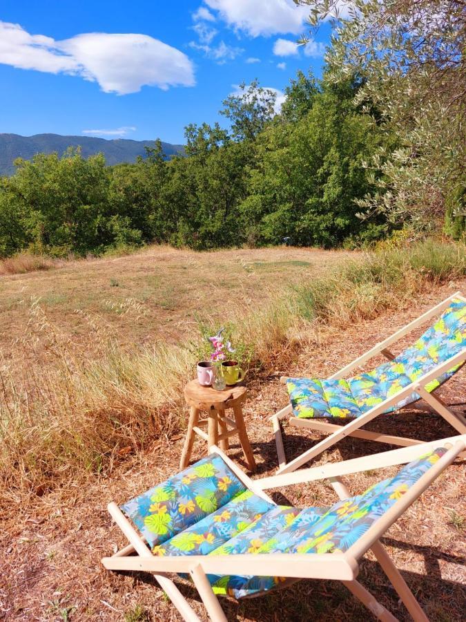 Logement D'Exception Pres Du Colorado Provencal Dans Une Residence Au Calme Avec Piscine Offrant Une Vue Imprenable Sur Le Luberon Depuis Sa Terrasse Viens المظهر الخارجي الصورة